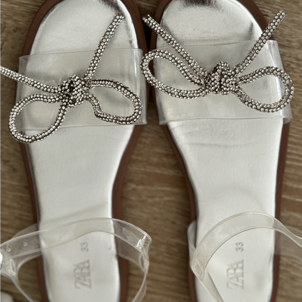 Beautiful sandals with detail with strap